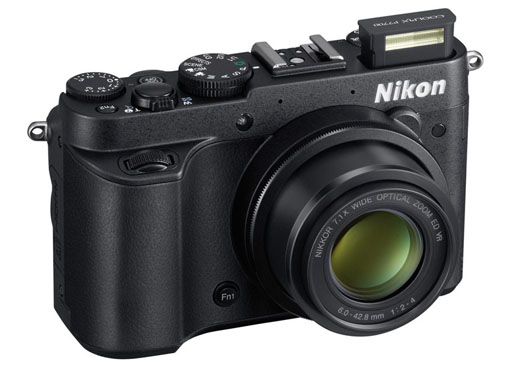 La nuova Nikon Coolpix P7700